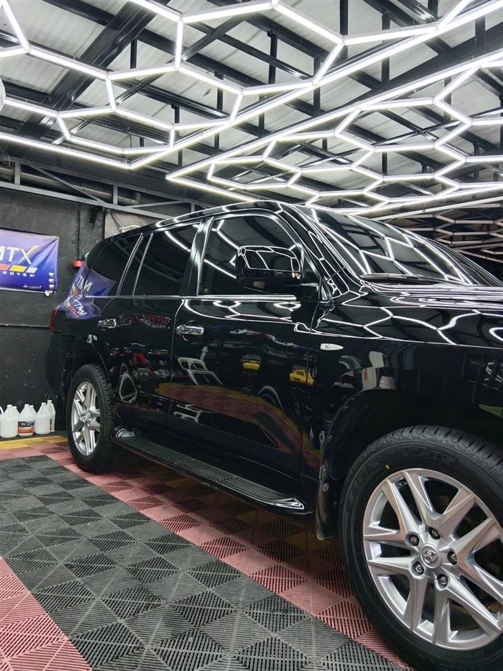 Wash Land Rover Maintenance